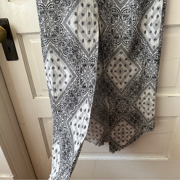 Volcom 90s Style Maxi Skirt Back Slit Lettuce Hem Paisley Bandana Black White - Picture 5 of 11